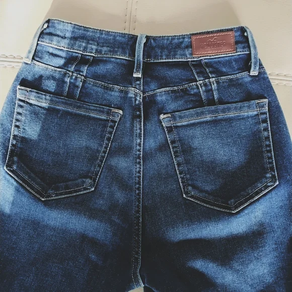 Hollister Dark Blue Denim Jeans - Picture 5 of 11